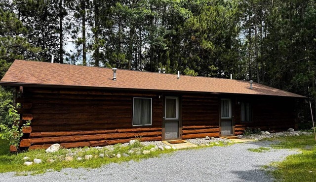 Riverfront Cabin #8. in Crystal Falls