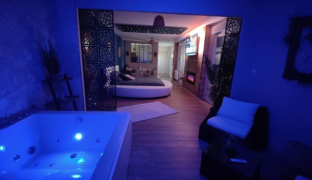 Romantic gite with SPA and starry sky La Maison du Bonheur in Saint-Germer-de-Fly