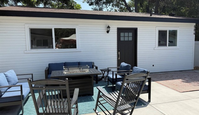 Rose Bowl Bungalow. Cozy 2BR Retreat w/Patio, BBQ & Near Rose Bowl