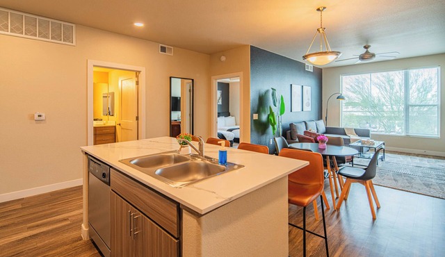 ROVE LIVING/KB - V on Broadway