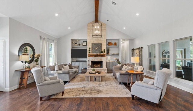 Ruby Dell Ranch - Just 10 mins from downtown Waco! in Waco