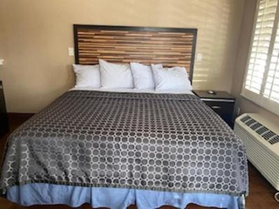 RUBY MOTEL in Long Beach
