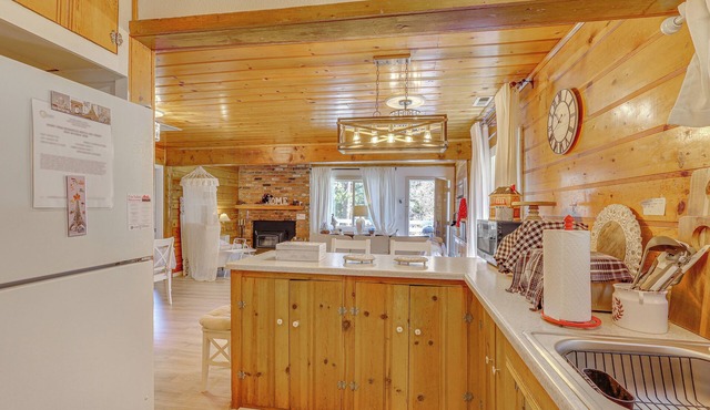 Running Springs Cabin: Walk to Arrowbear Lake!
