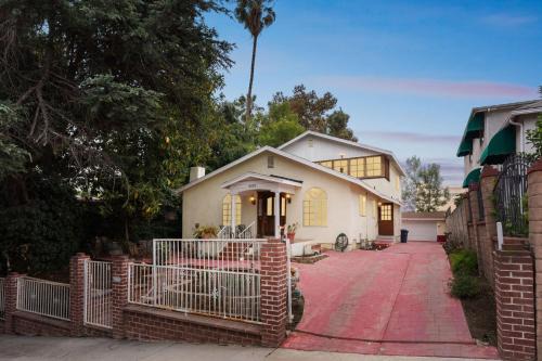 Russell House Near Hollywood & Griffith Park