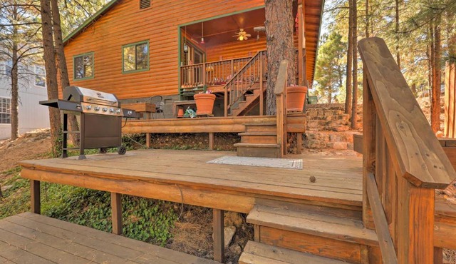 Rustic Cabin w/Deck ~ 4 Mi to Old Town Flagstaff! in Flagstaff