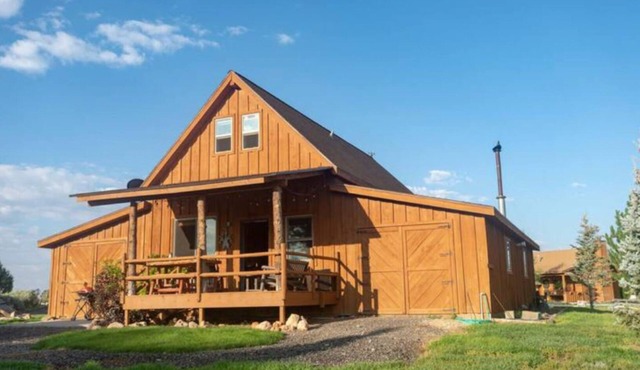 Rustic Chic Barn Cabin Retreat in the Heart of Nature, Rustic Chic Barn Cabin Retreat in Garfield County