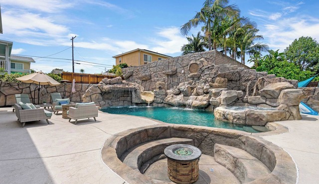 San Pedro 5BR | Saltwater Pool + Fire Pit | C&C