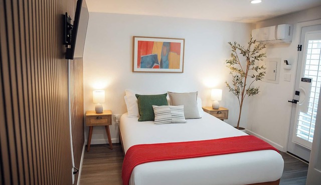 Scottsdale Comfort: Renovated Apartment with Sunny Patio - Walkable to Old Town!