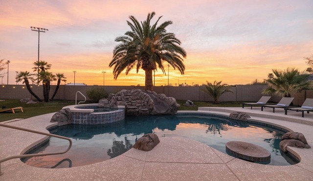 Scottsdale Dreamland: Heated Pool, Hot Tub & Golf