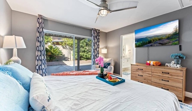 Seabreeze-Modern, Spacious &Near Beach in Huntington Beach