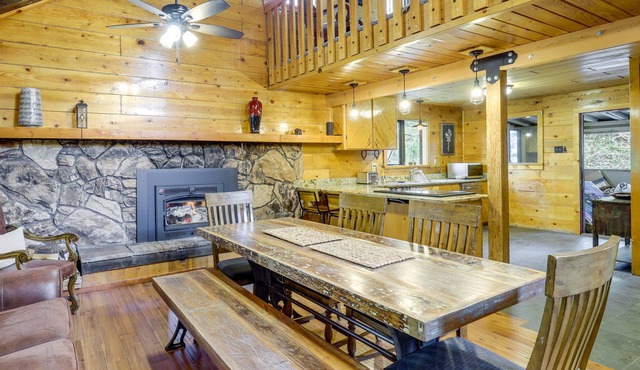 Secluded 3-Acre Cabin in Tollgate w/Gas Grill!