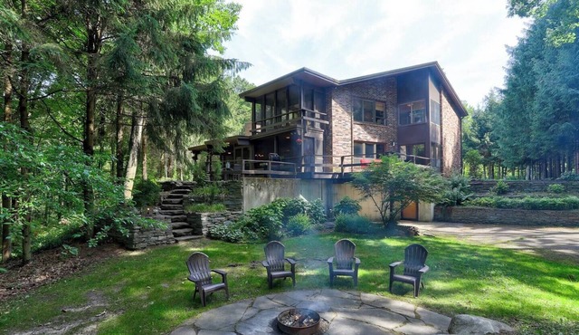 Secluded Riverfront Getaway in South Haven