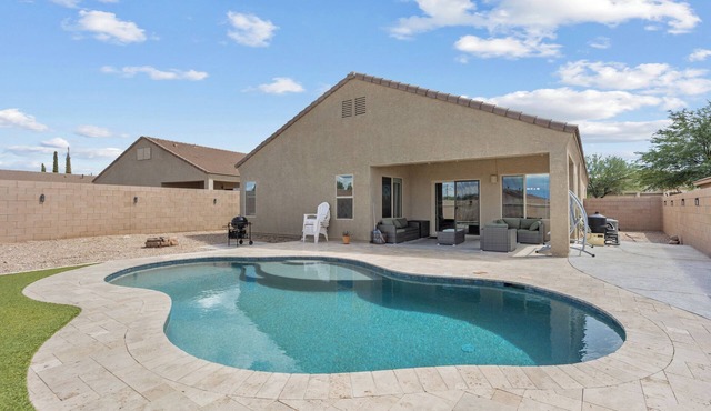 Secluded vibes, fireside stargazing, sparkling pool, and modern comfort.