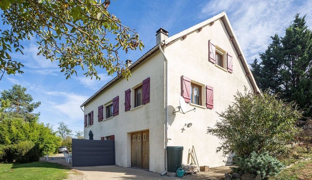 Serene Stay in Thédirac Hills in Thédirac