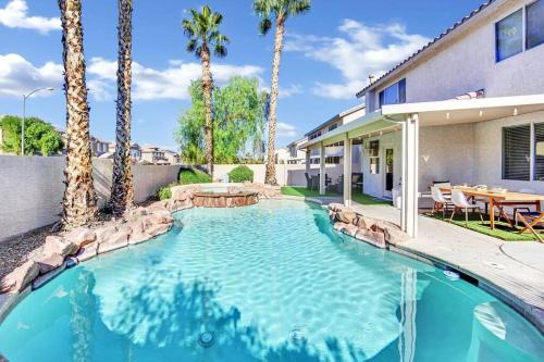 Seven Palms Stylish Home with Pool, Hot Tub,& Movie Room in Henderson