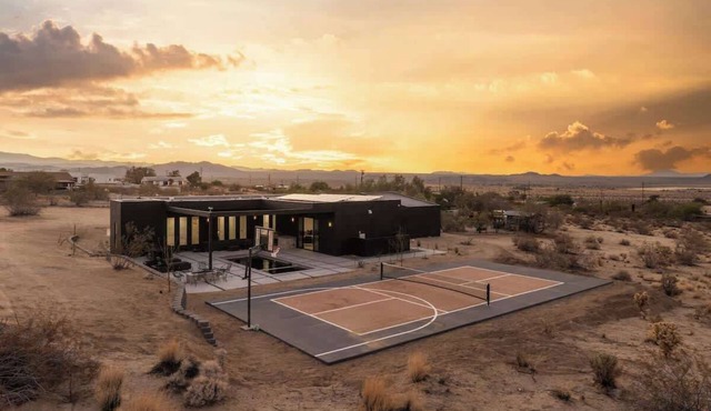 Shadow Luxury Home, Pool, Spa, Pickleball, Views