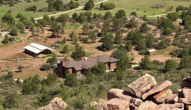 Shelter in Nature - A gateway to Arizona's wonders. A rare gem near Prescott, AZ