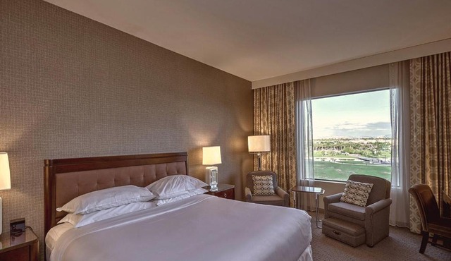 Sheraton Mesa Hotel at Wrigleyville West