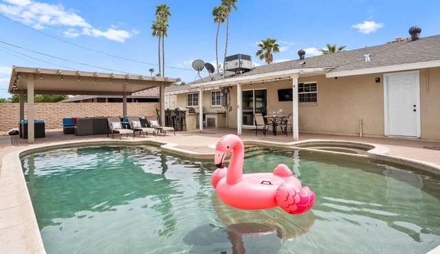 Short Walk to Scottsdale by Rebl|Pool|Dog Friendly