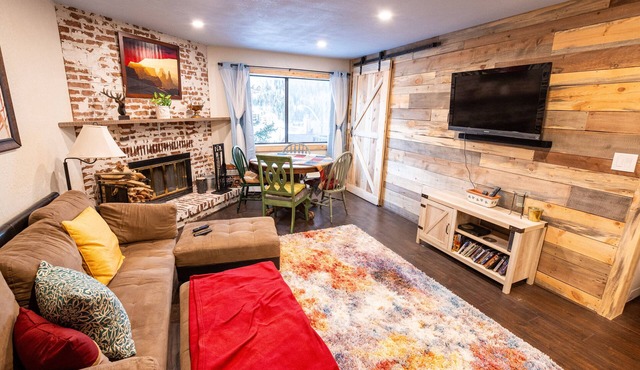 Ski, Hike, Fun - Great Location! Perfect 2 Br/2 Ba Condo!