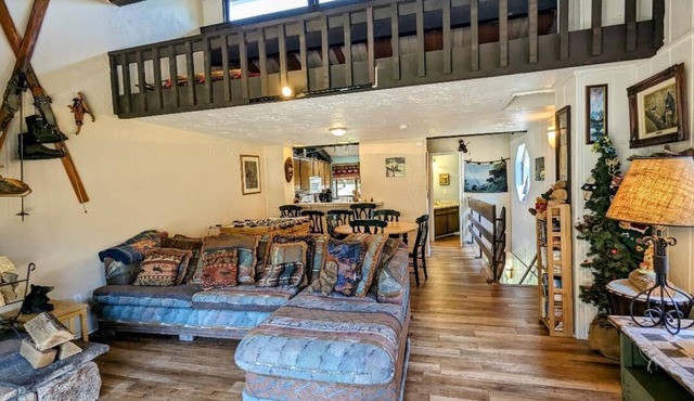 Slope View Townhouse at Snow Summit Ski Resort – Your Perfect Mountain Escape