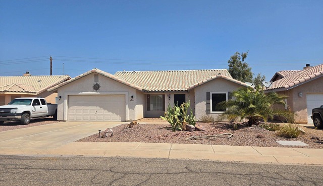 Snowbirds retreat! Charming river home in beautiful Mohave Valley. Dog friendly