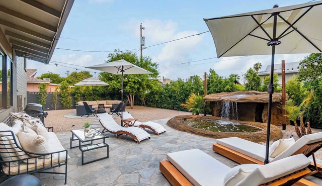 SolaNova Retreat | Cocktail Pool & Movie Room