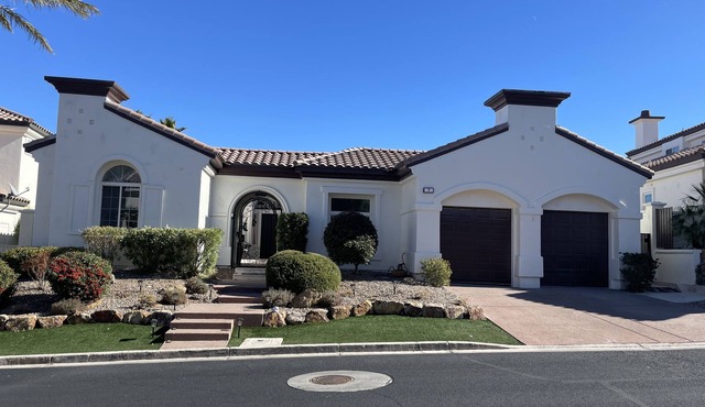 Southshore single story Tuscany style home for rent!