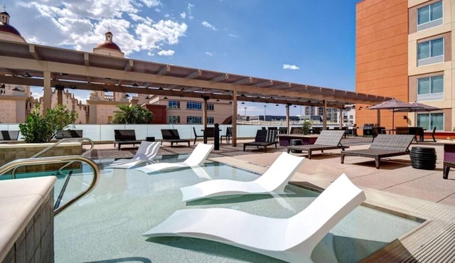 Southwest Charm: 2 Affordable Units. Parking, Pool. Minutes to Reid Park Zoo!