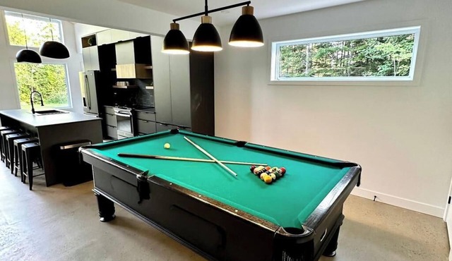 Spa, River, Pool Table | Chalet Ombre & Lumière in Entrelacs