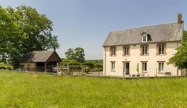 Spacious country house with garden and pets allowed in Normandy in Saint-Martin-de-Cenilly