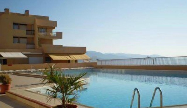 SPACIOUS 2 BEDROOM APARTMENT, PORT VIEW in BORMES-LES-MIMOSAS