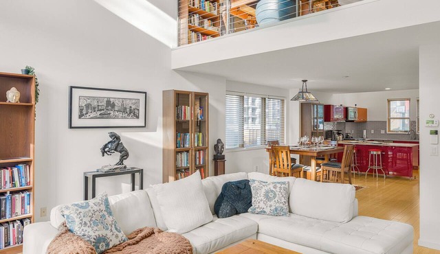 Spacious 2Br + Suite Belmont Retreat w/Sauna Gym Outdoor Space in Charlottesville