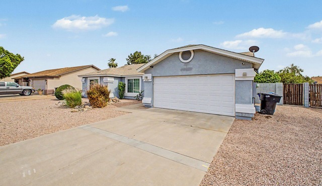 Spacious 3-bedroom house in beautiful Mesa - Centrally located!