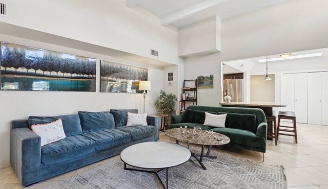 Spacious 5-bedroom house in Scottsdale most desirable neighborhood!