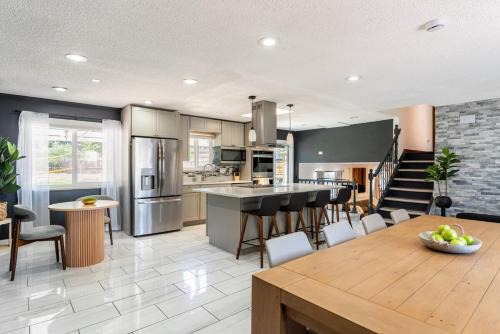 Spacious 5BR, Epic Backyard, Perfect Gatherings in Arvada