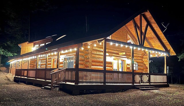 Spacious Alpine Cabin, Sleeps 16, Game/Movie Room