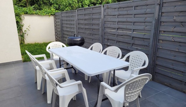Spacious Apt 8 beds - With Terrace Near Cdg Disneyland - 30 Min in Villepinte