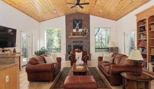 Spacious Arnold Retreat , Sleeps 18, 3 Private Acres