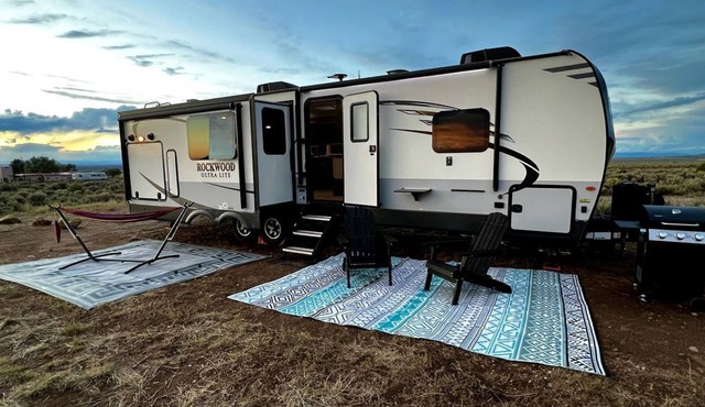 Spacious Camper on a Llama Rescue Ranch with Stunning Views near Questa, New Mexico in Questa