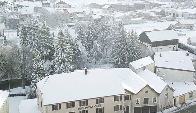 Spacious, comfortable 4-star vacation rental in the village, with a garden in Bussang