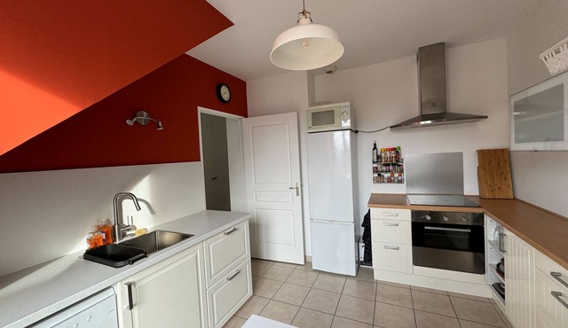 Spacious flat with terrace in Caen