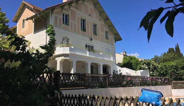 Spacious house, jacuzzi, swimming pool, garden, comfort near tourist sites in Cavanac