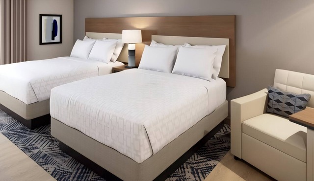 Spacious Suite with Full Kitchen Near Macomb Center for the Performing Arts in Macomb