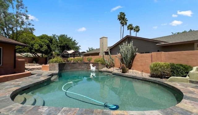 Spectacular! 4bdr-Single-Story Home Private Pool!