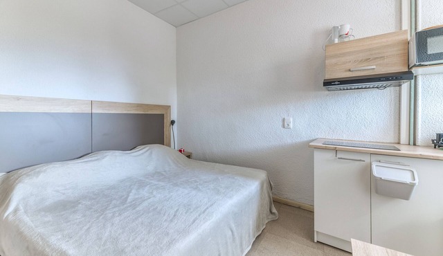 Studio '110' with Shared Pool, Shared Terrace and Wi-Fi in Arvillard
