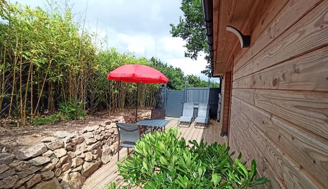STUDIO 2 PERS. 25 m2 with terrace not overlooked, near beaches, port and village. in larmor plage