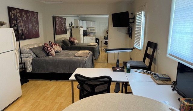 Studio - An Easy Stroll to the Glendora Village