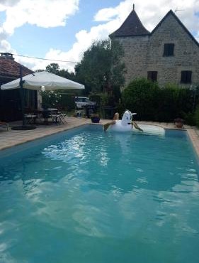 Studio charmant à Bio avec jardin et piscine partagée, 32 m². in Bio