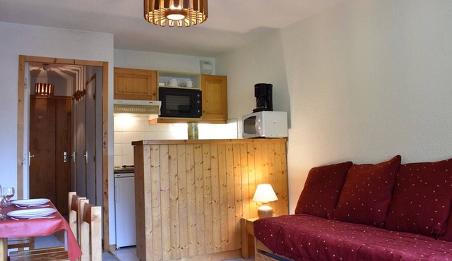 Studio for 4 in Méribel, near slopes, balcony, ski locker, no pets allowed in Méribel
